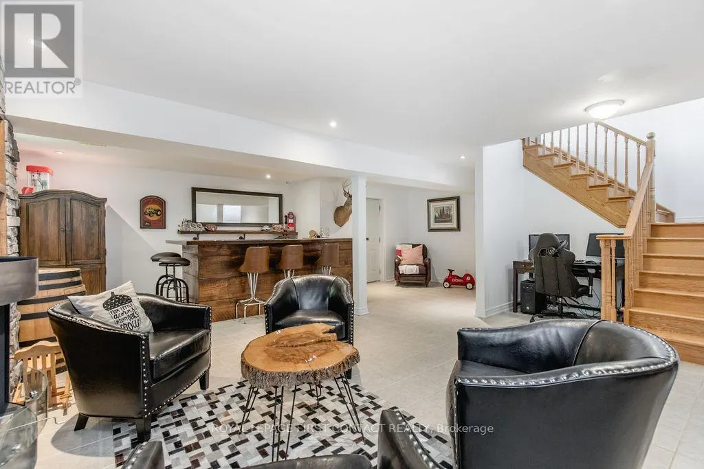 31 VANDERPOST CRESCENT