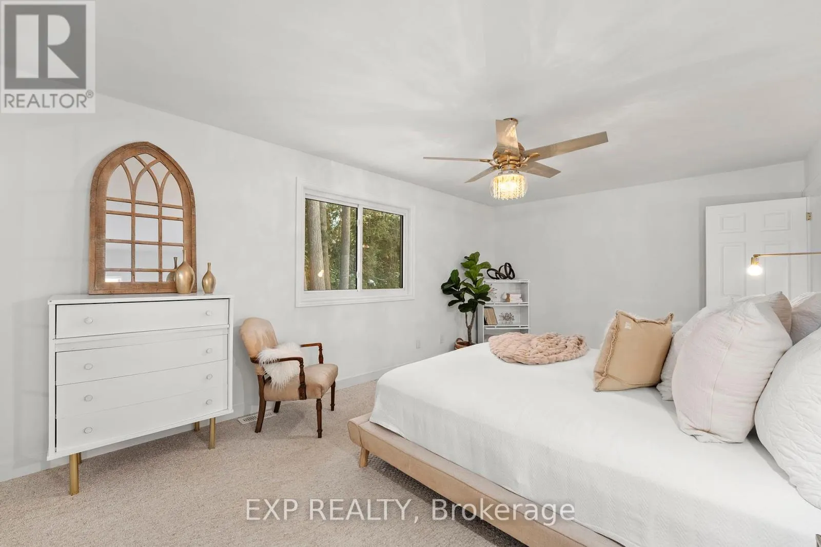 10 MAPLEWOOD LANE