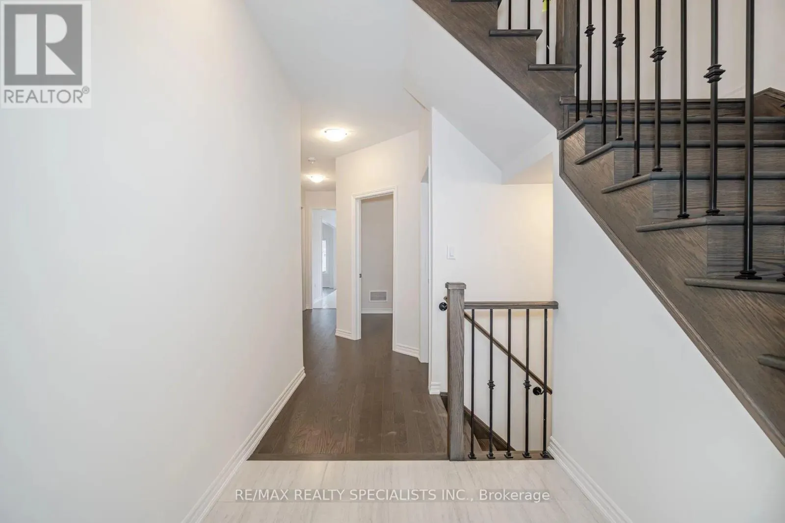 1503 PRENTICE ROAD W
