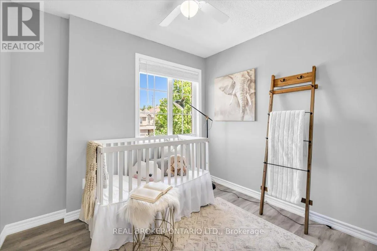 543 HEDDLE CRESCENT