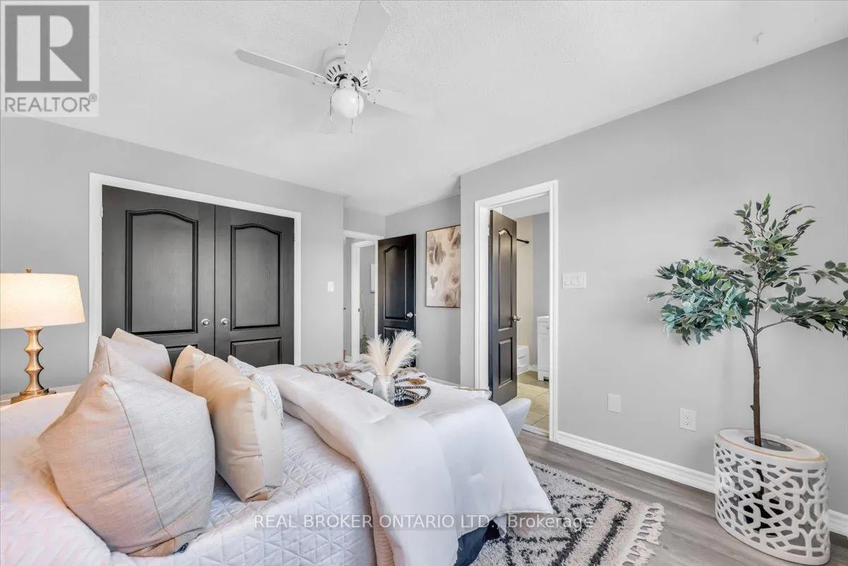 543 HEDDLE CRESCENT