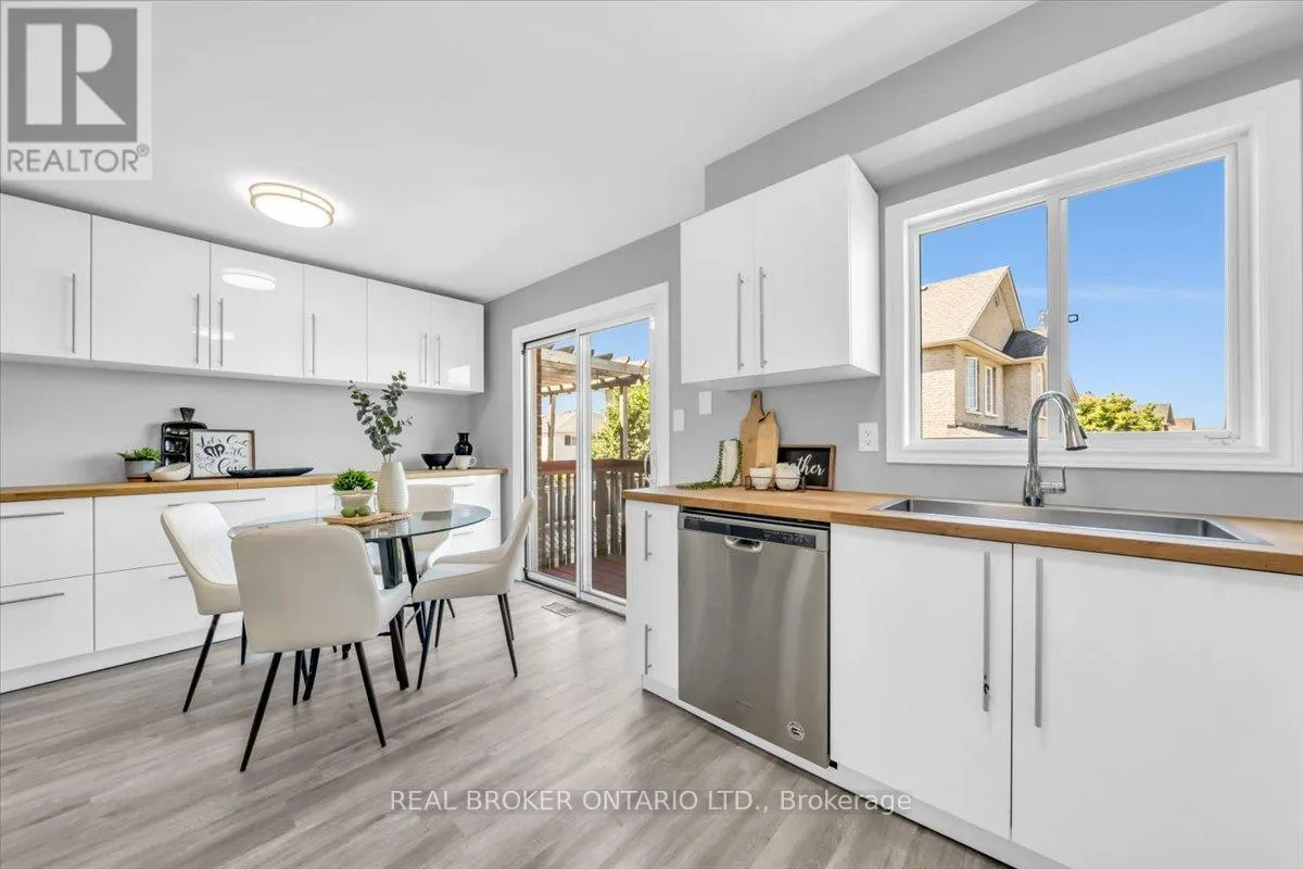 543 HEDDLE CRESCENT