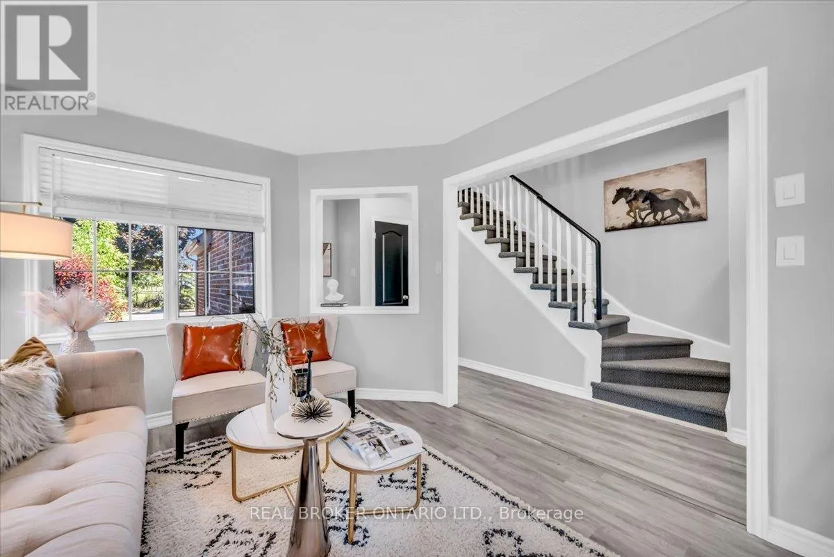 543 HEDDLE CRESCENT