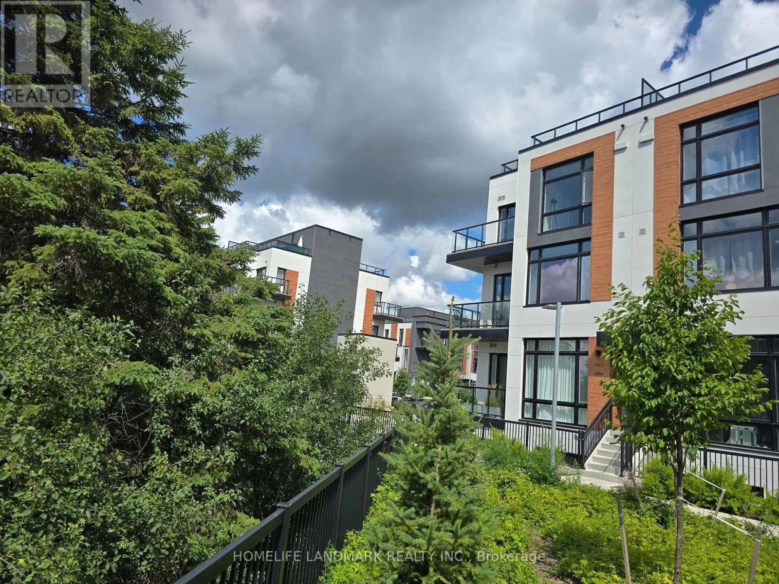 1423 - 15 DAVID EYER ROAD