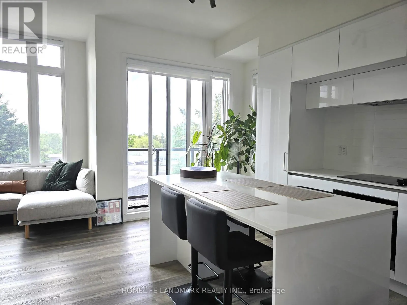 1423 - 15 DAVID EYER ROAD