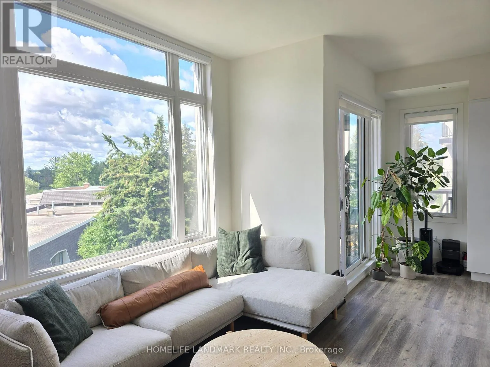 1423 - 15 DAVID EYER ROAD
