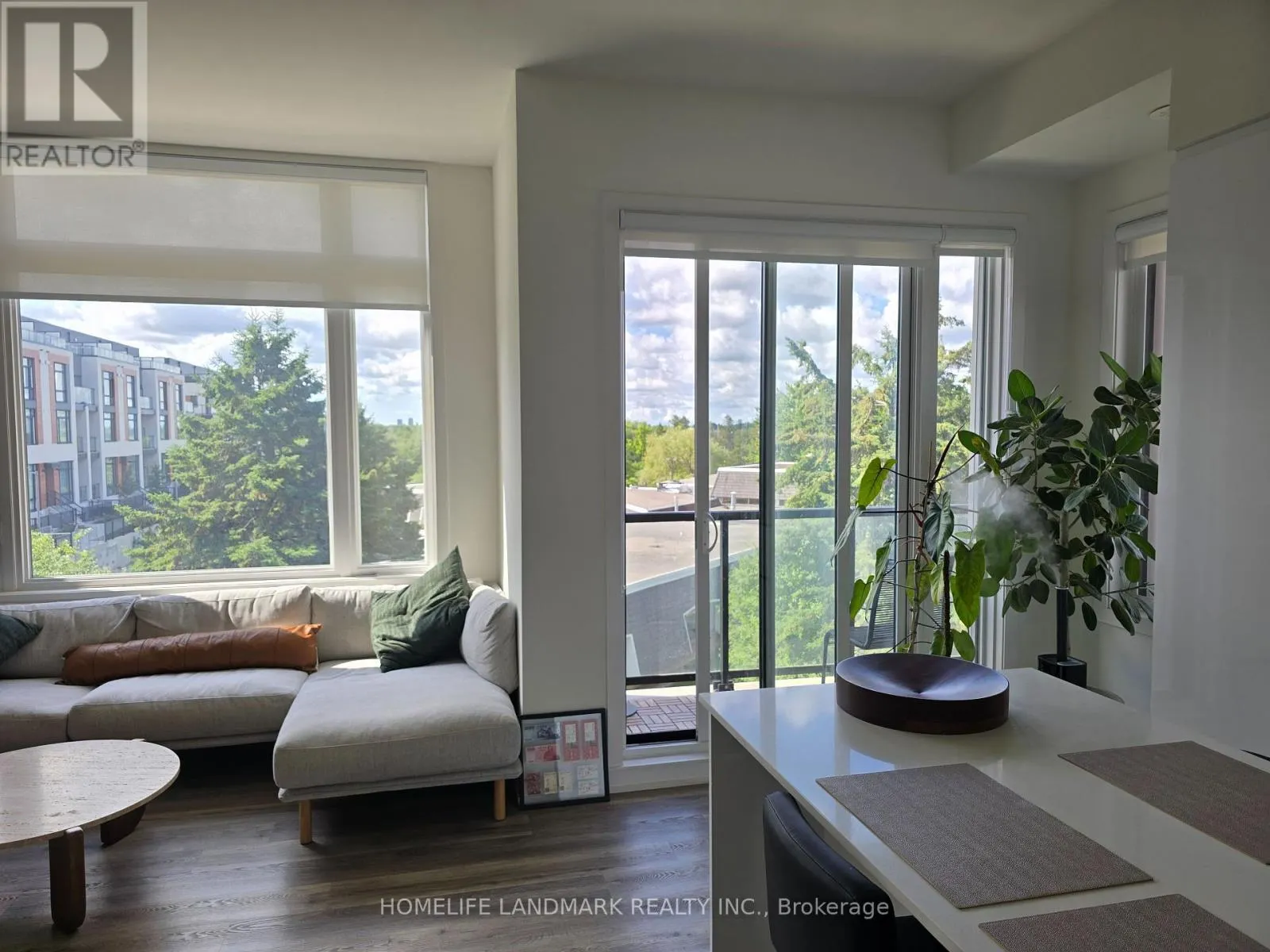 1423 - 15 DAVID EYER ROAD