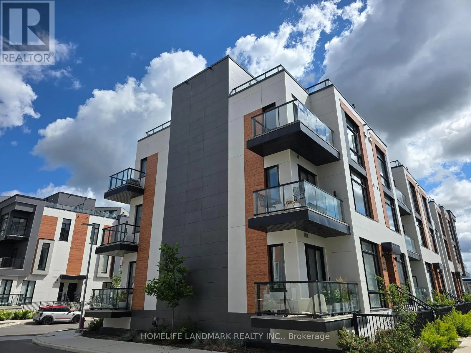 1423 - 15 DAVID EYER ROAD