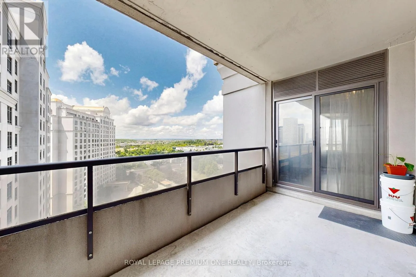 1202 - 9255 JANE STREET N