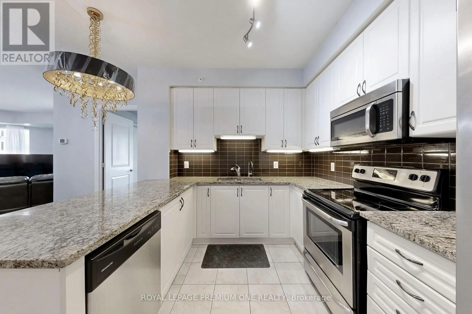 1202 - 9255 JANE STREET N