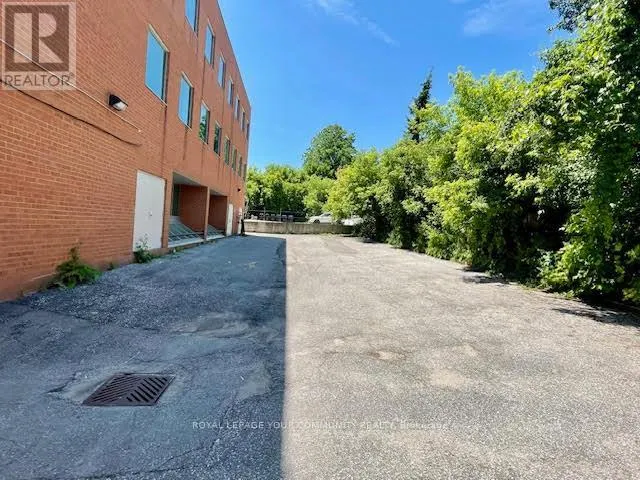 100H - 107 HOLLAND STREET E