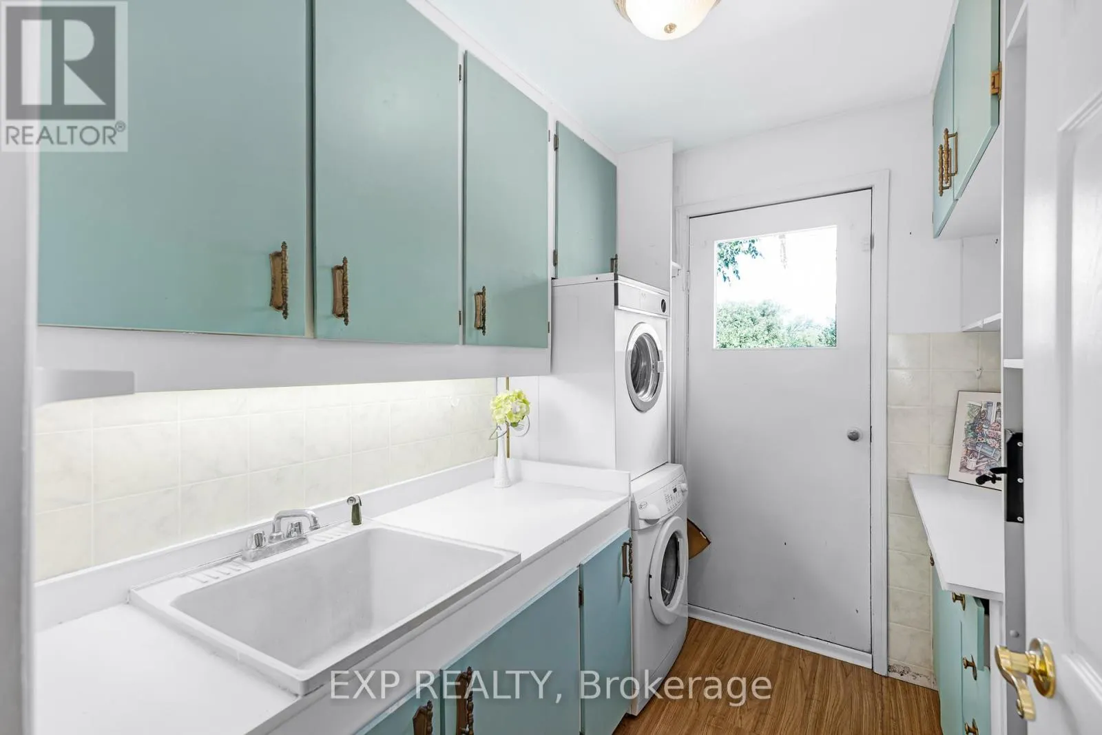 3990 MOUNT ALBERT ROAD