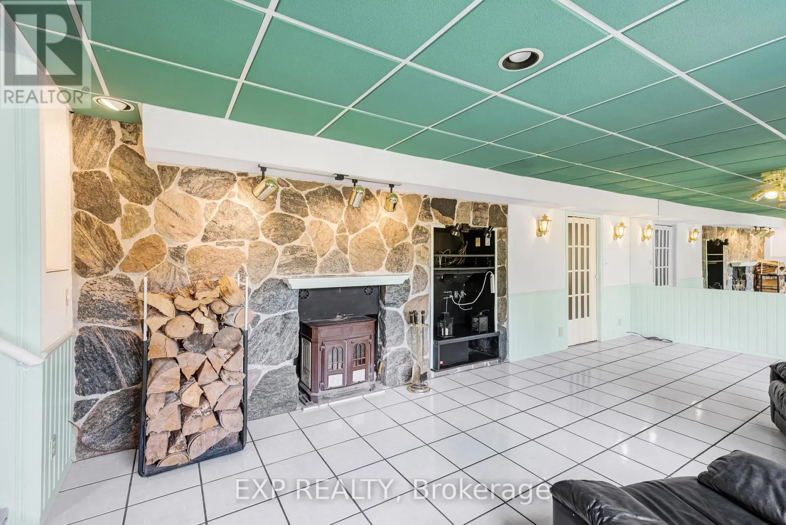 3990 MOUNT ALBERT ROAD