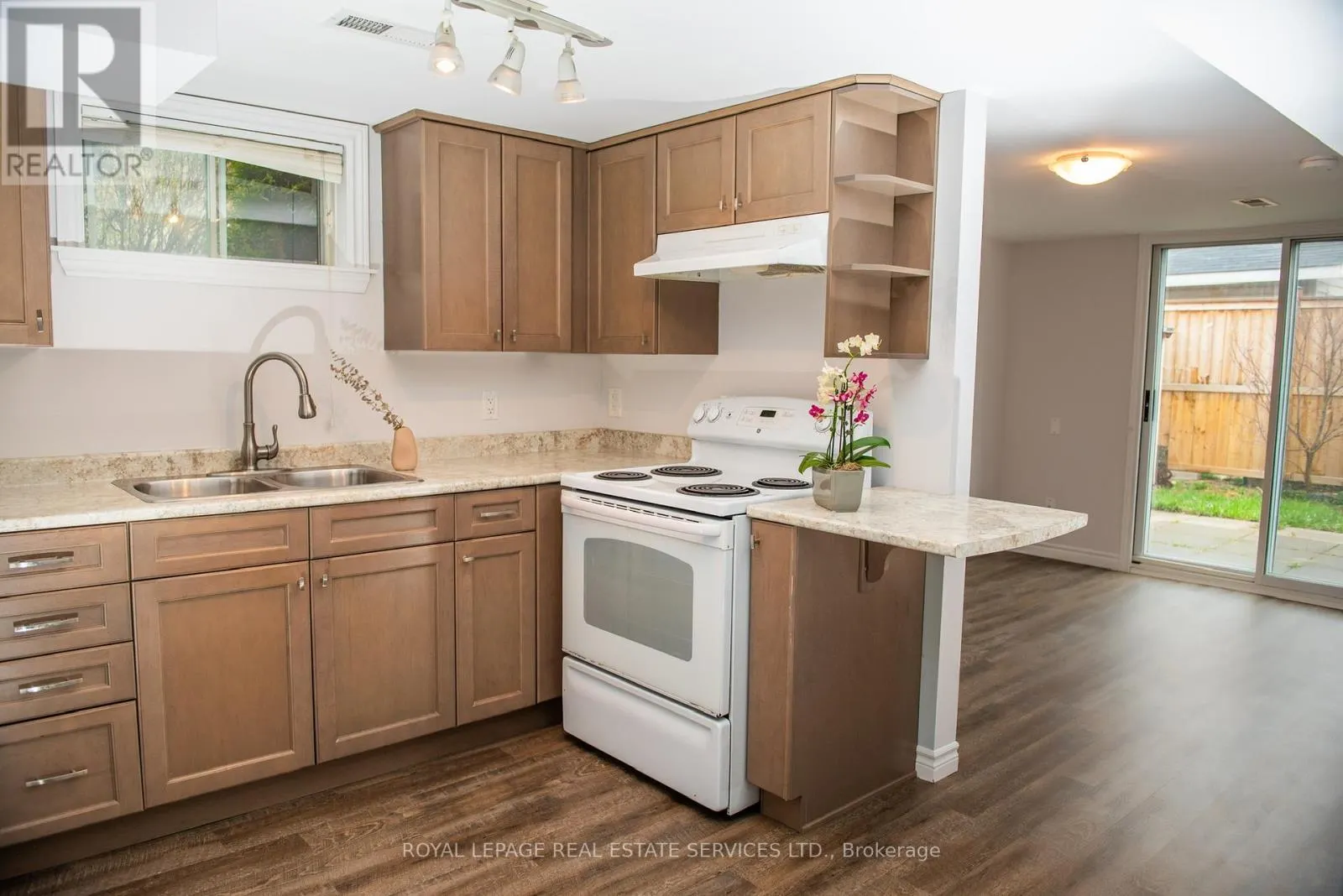 LOWER LEVEL - 5 MAPLE COURT