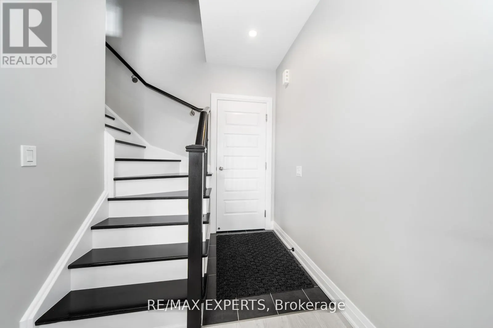 40 - 8167 KIPLING AVENUE