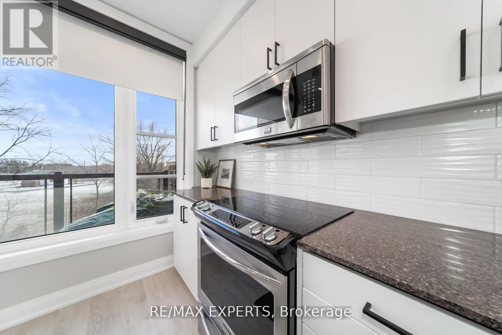 40 - 8167 KIPLING AVENUE