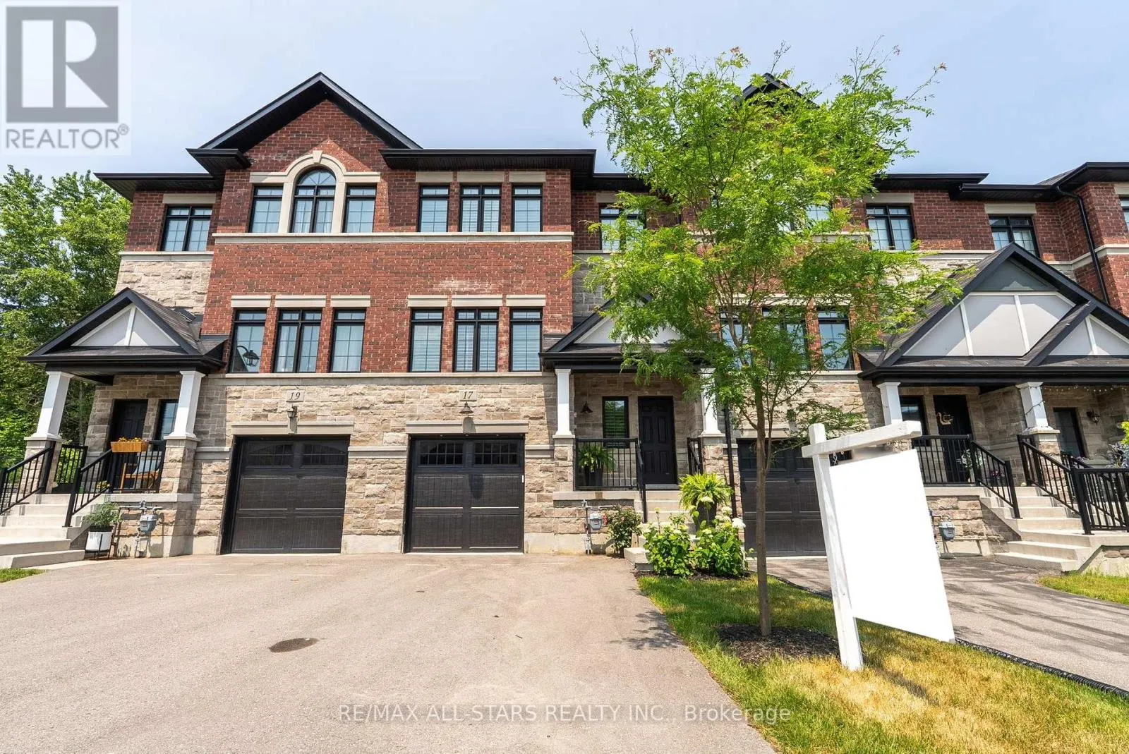 17 GORD MATTHEWS WAY