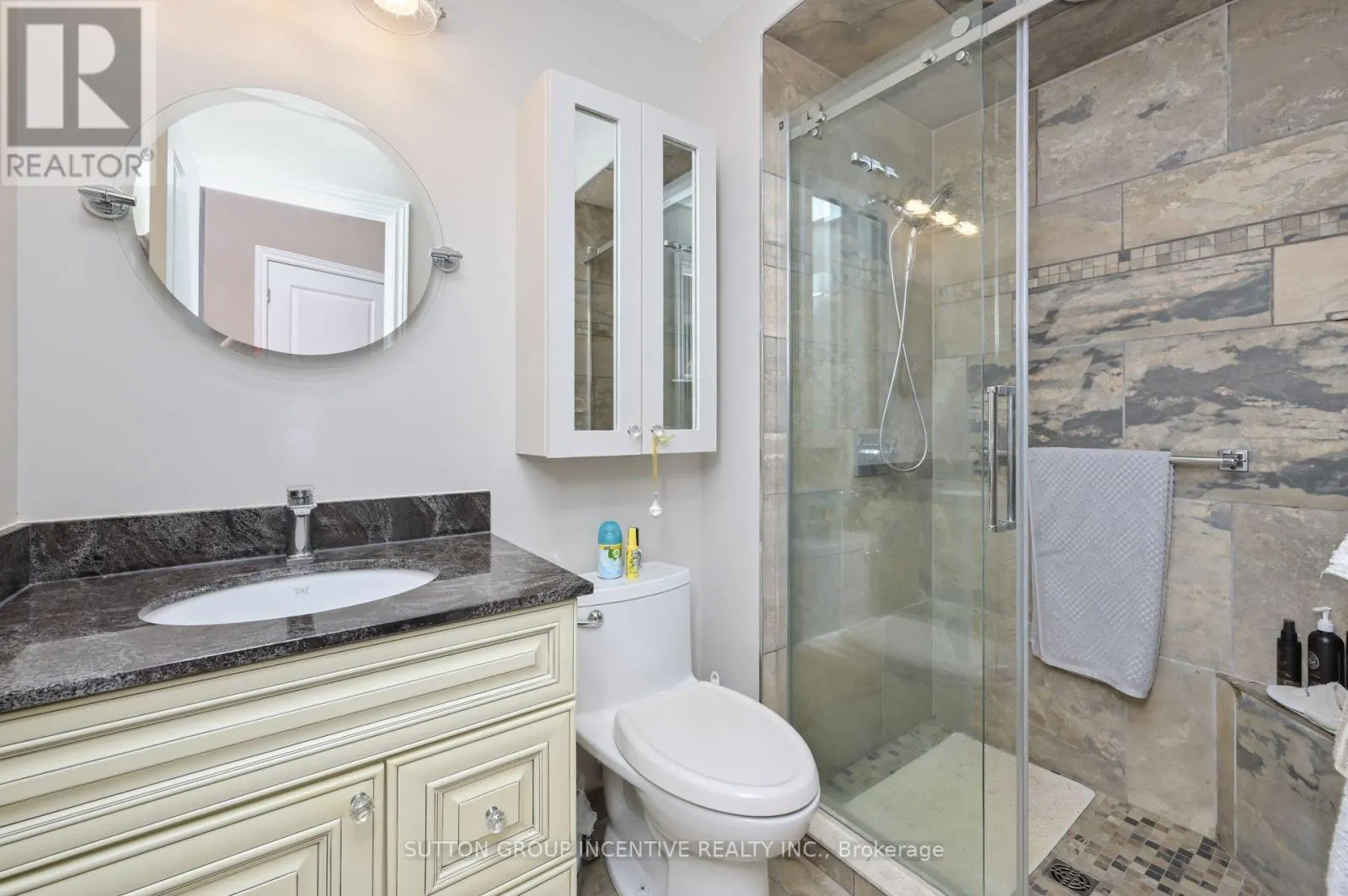110 - 4 BRIAR HILL HEIGHTS