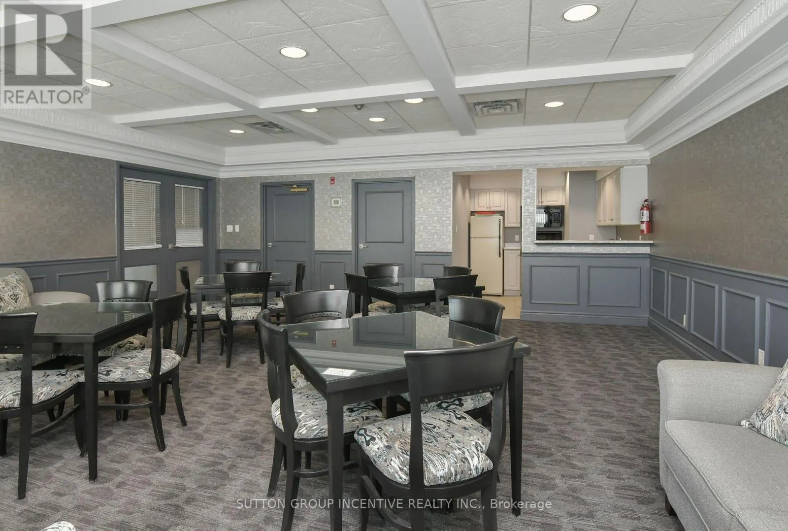 110 - 4 BRIAR HILL HEIGHTS