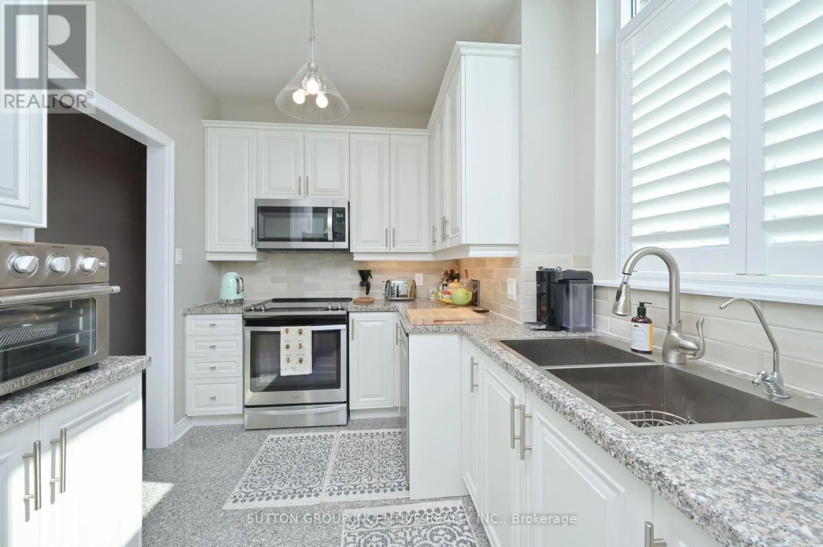 110 - 4 BRIAR HILL HEIGHTS