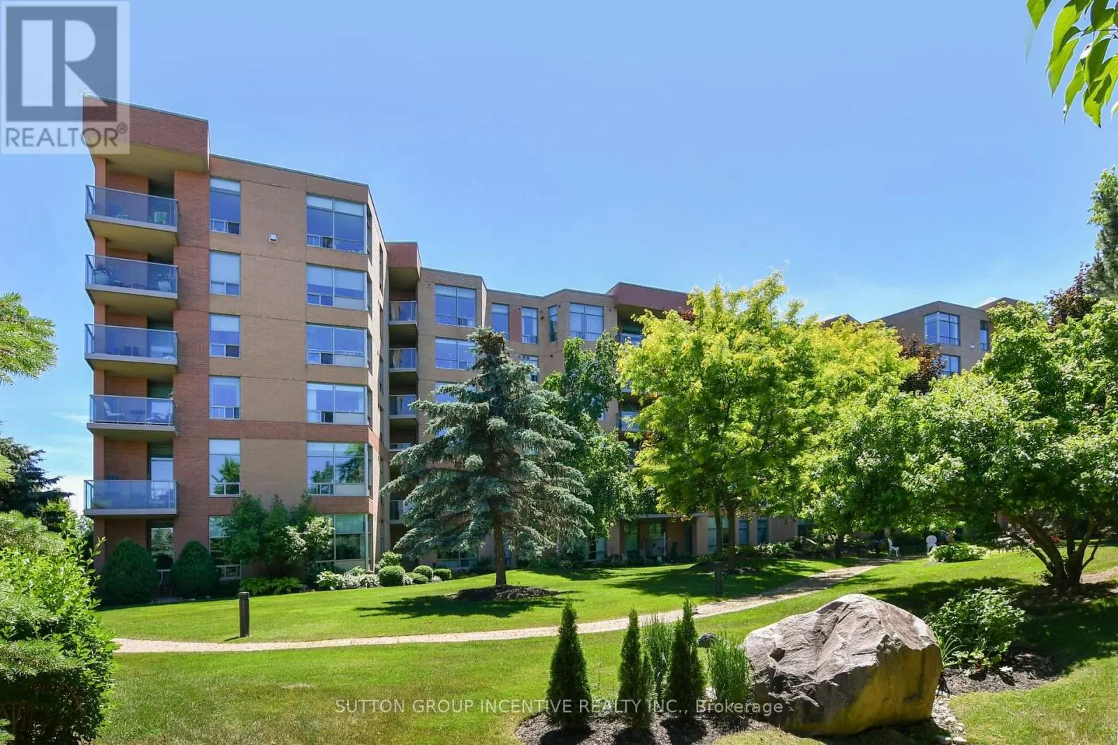 110 - 4 BRIAR HILL HEIGHTS