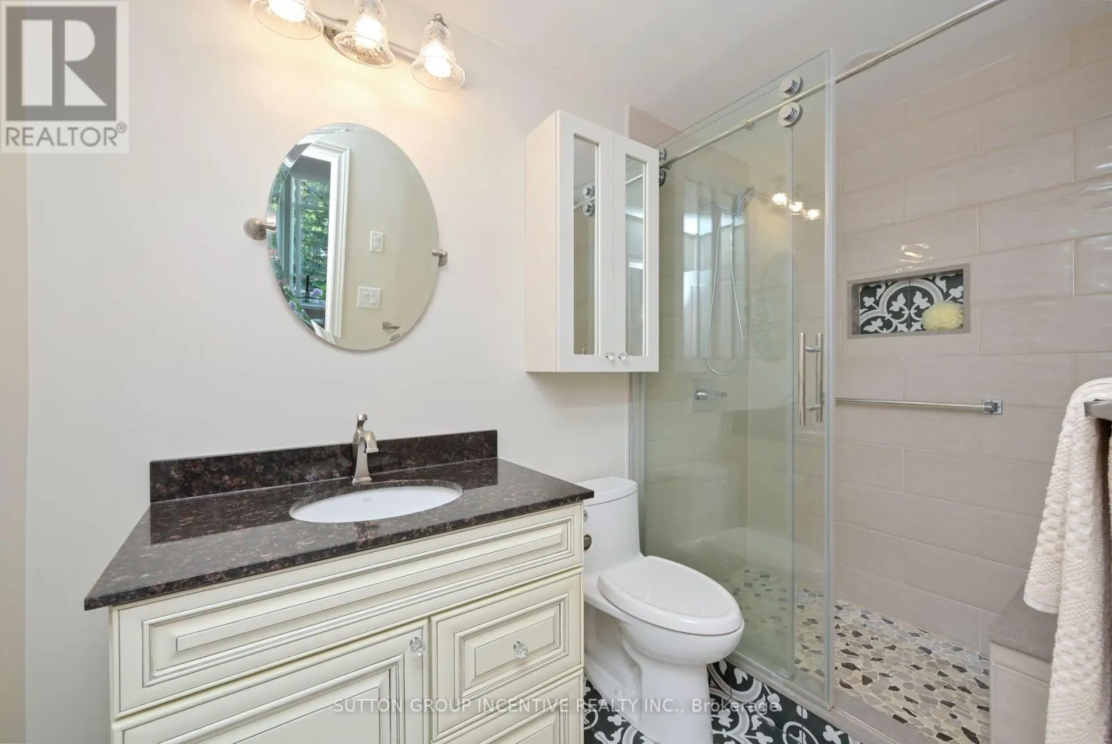 110 - 4 BRIAR HILL HEIGHTS