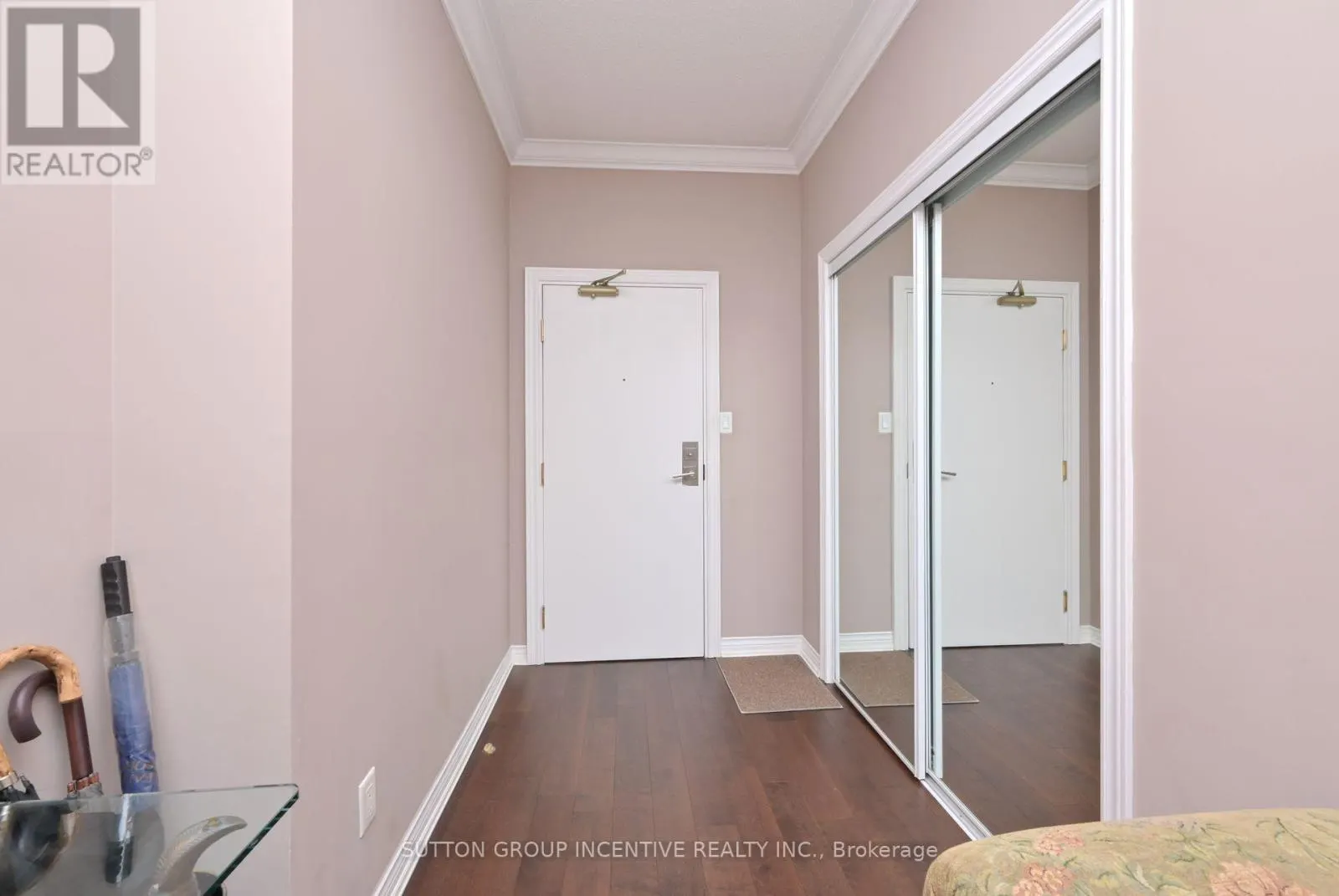 110 - 4 BRIAR HILL HEIGHTS