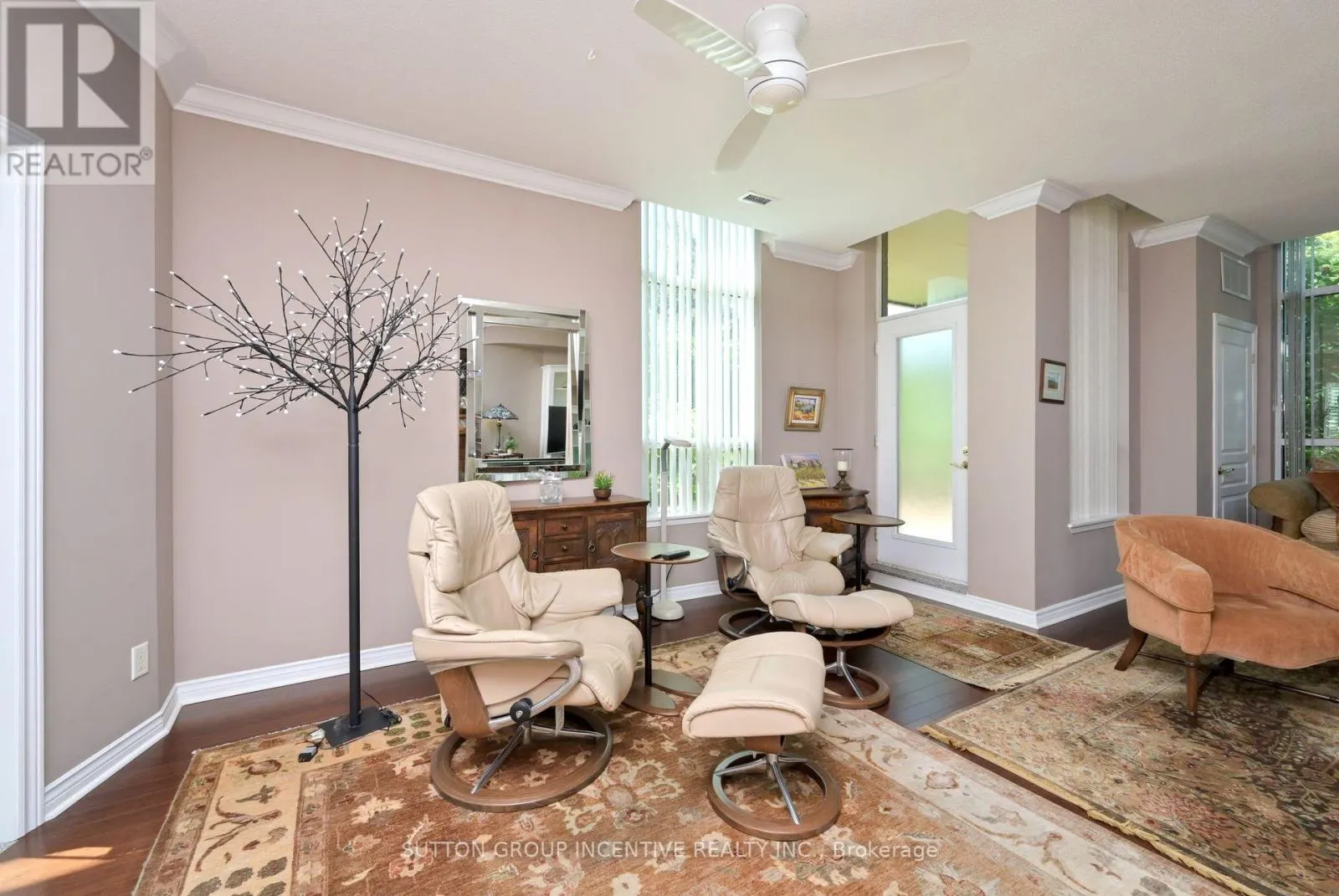 110 - 4 BRIAR HILL HEIGHTS