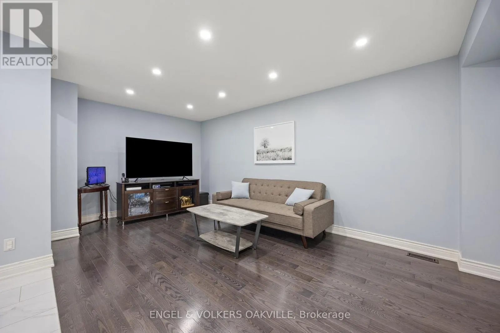 10 CRIEFF AVENUE