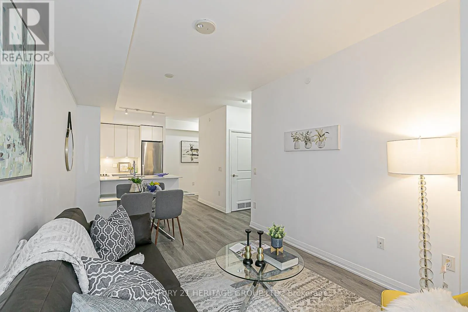 226 - 99 EAGLE ROCK WAY