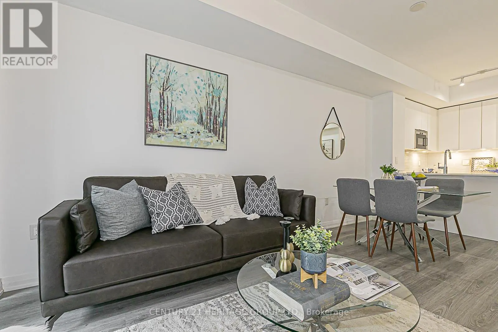 226 - 99 EAGLE ROCK WAY