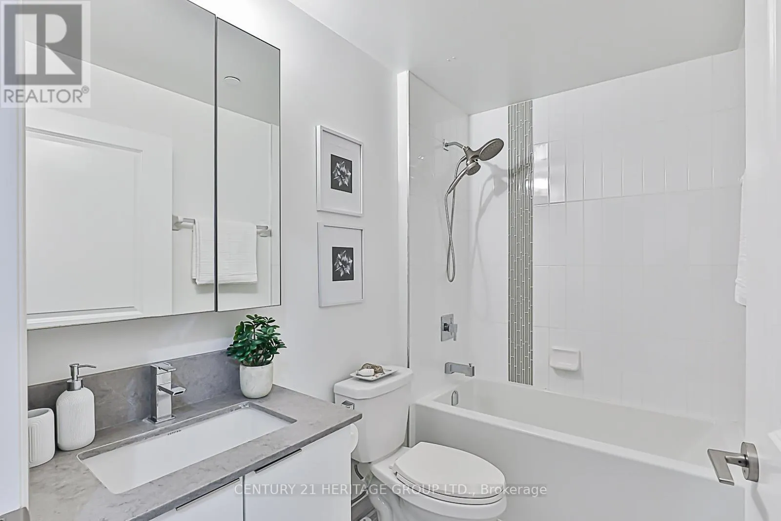 226 - 99 EAGLE ROCK WAY