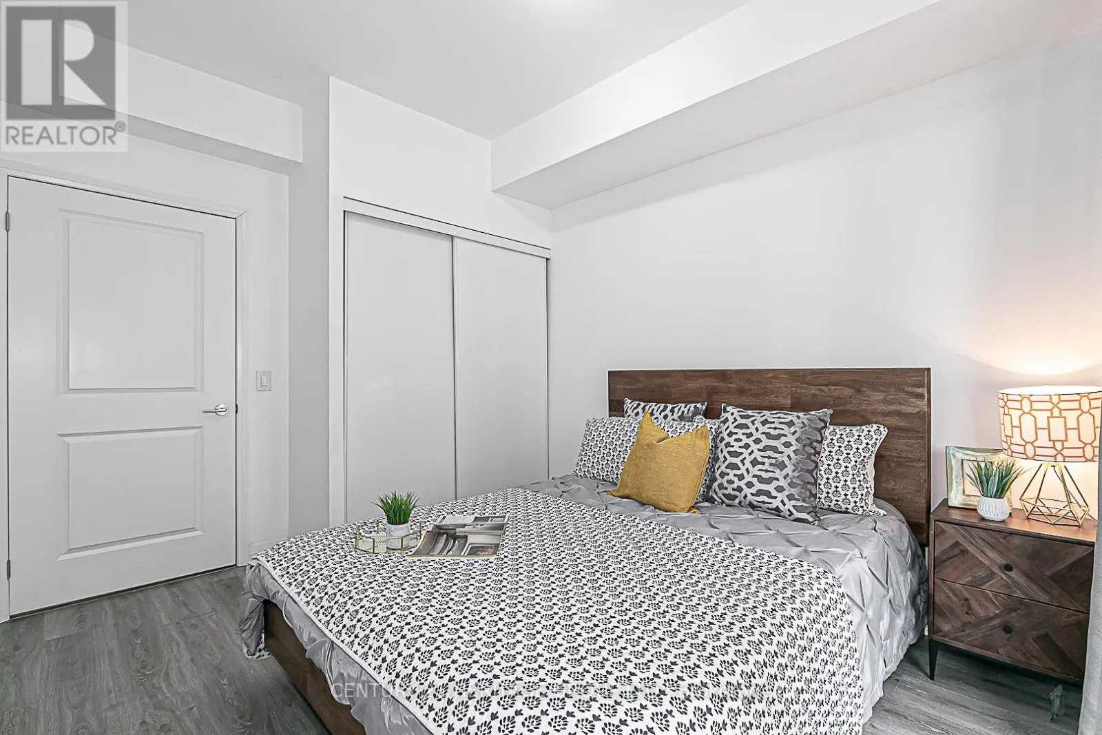 226 - 99 EAGLE ROCK WAY