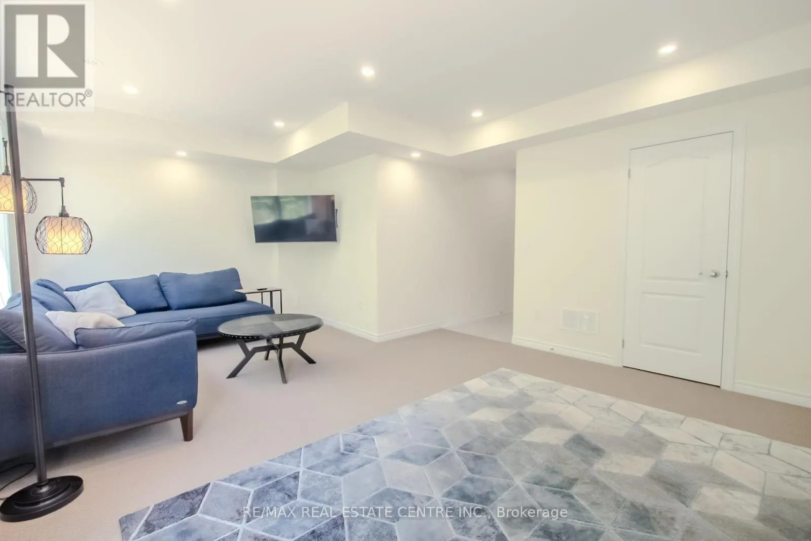 42 - 181 PARKTREE DRIVE