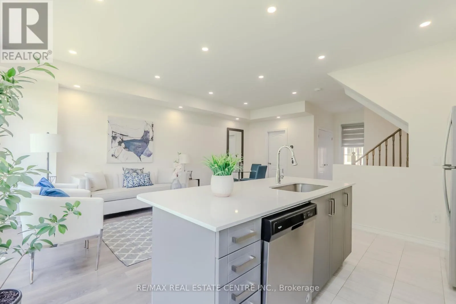 42 - 181 PARKTREE DRIVE