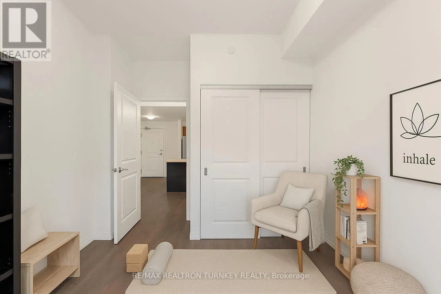 221 - 420 WILLIAM GRAHAM DRIVE