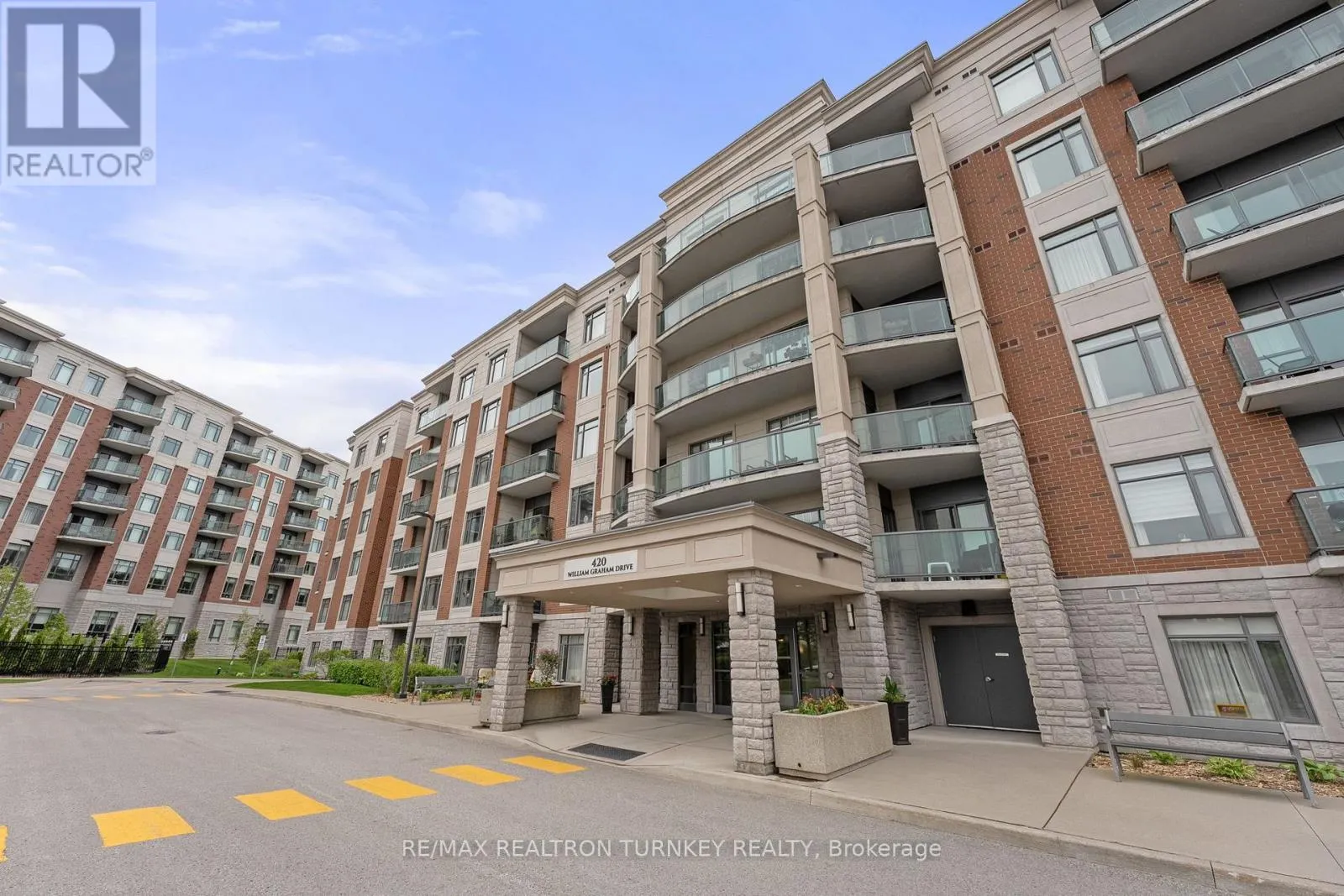 221 - 420 WILLIAM GRAHAM DRIVE