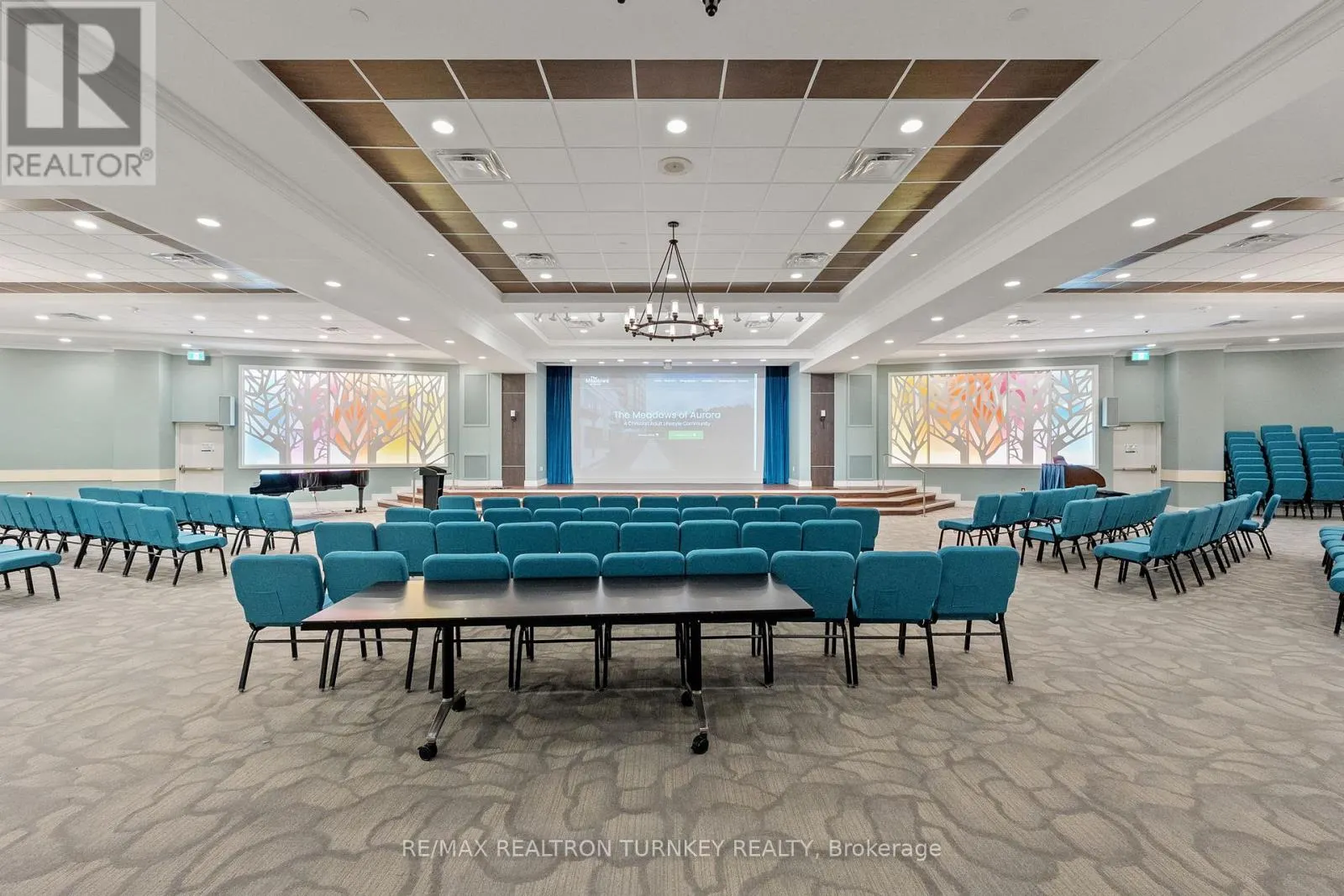221 - 420 WILLIAM GRAHAM DRIVE