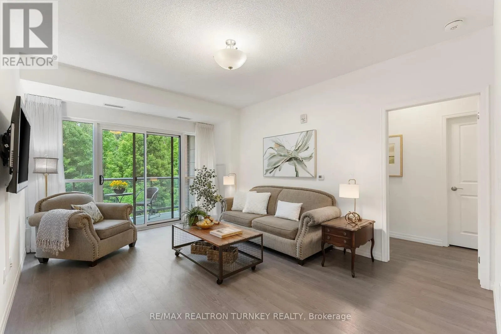 221 - 420 WILLIAM GRAHAM DRIVE
