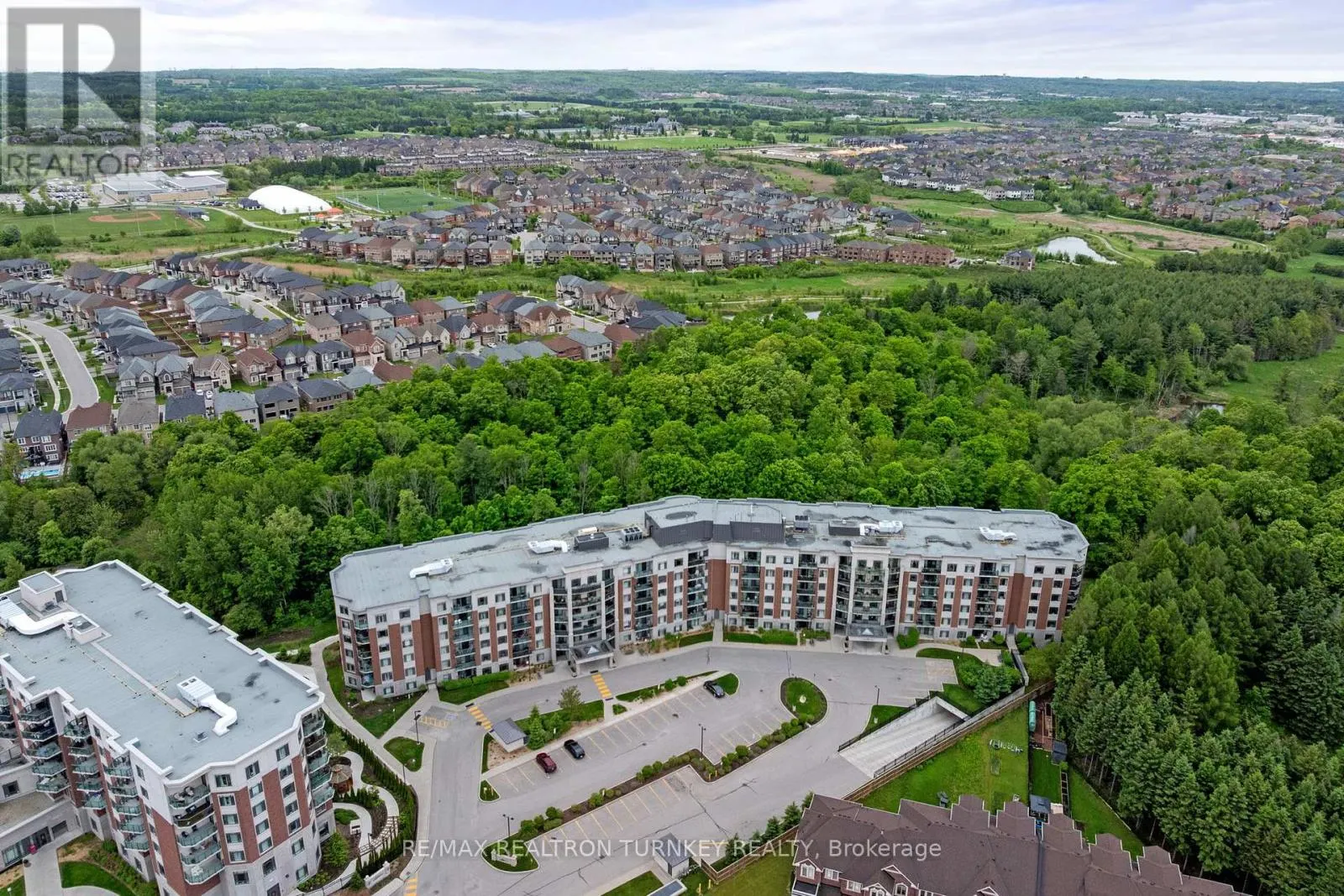 221 - 420 WILLIAM GRAHAM DRIVE