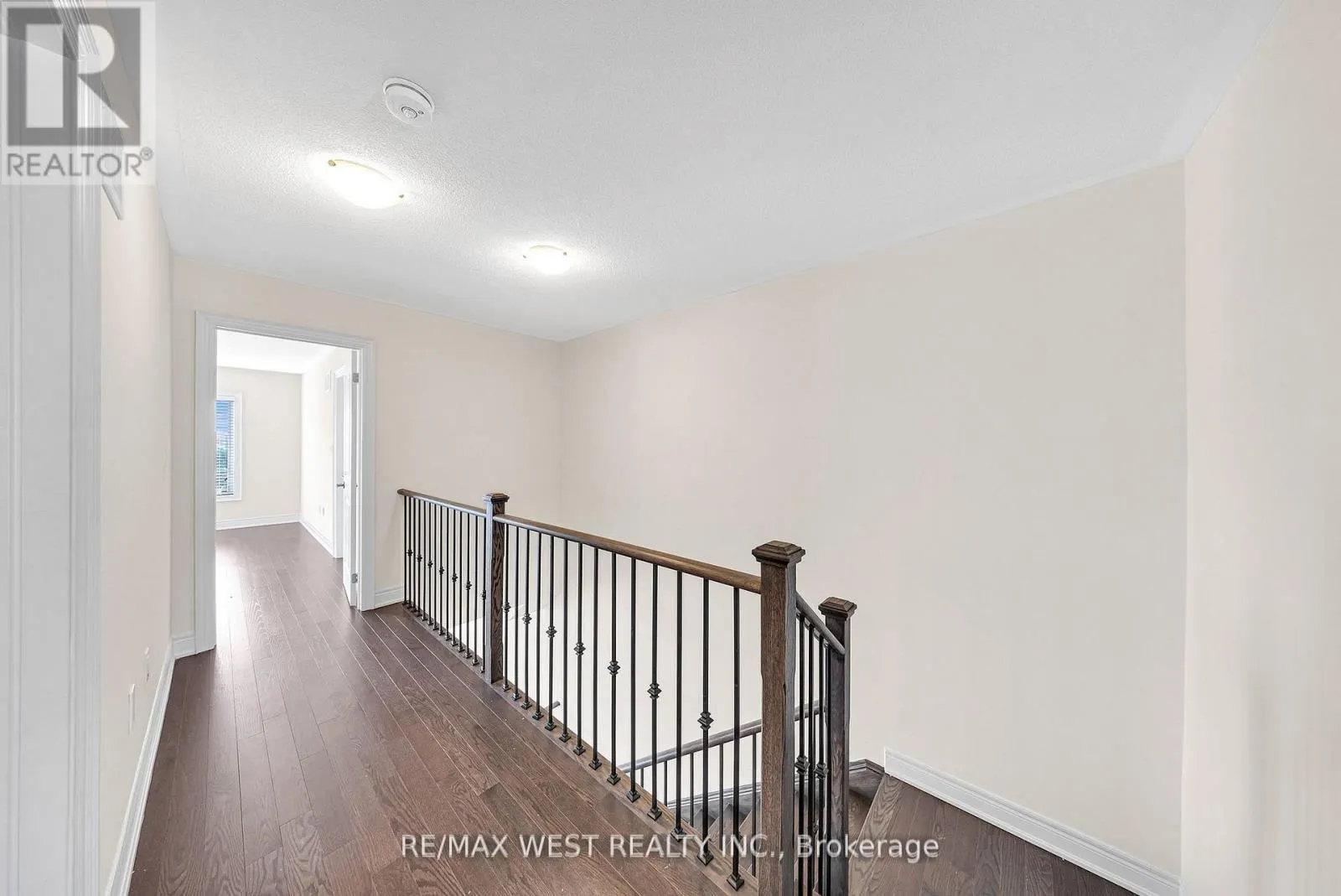 8 ANDRESS WAY