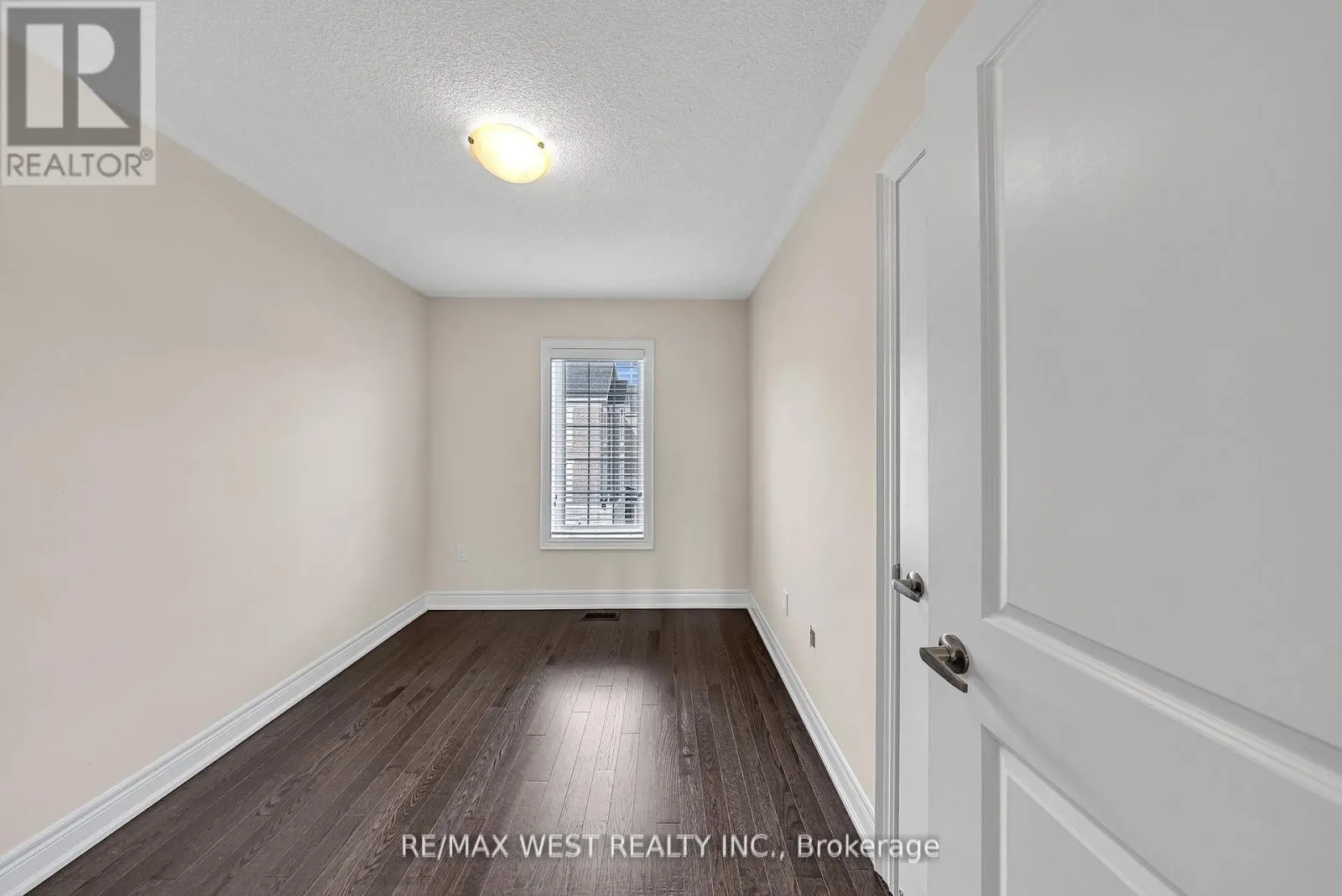8 ANDRESS WAY