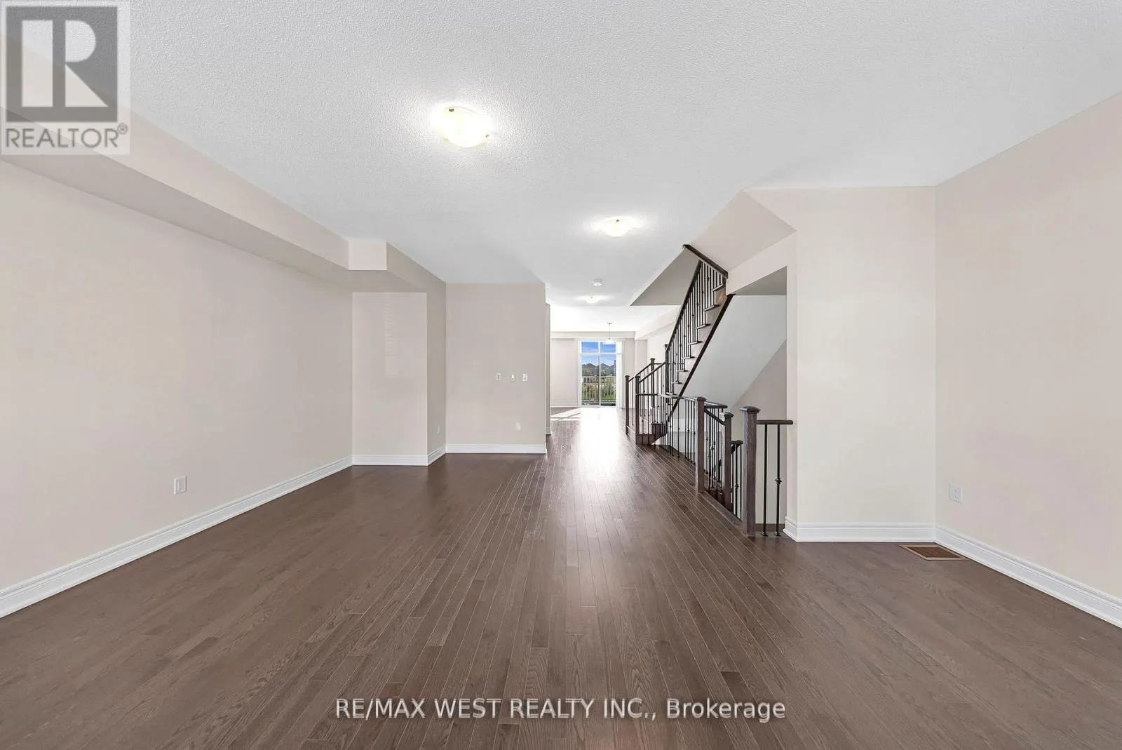 8 ANDRESS WAY