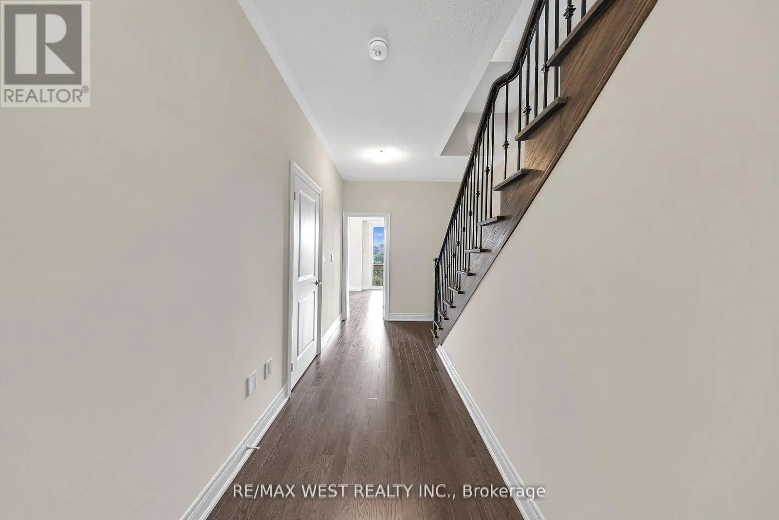 8 ANDRESS WAY