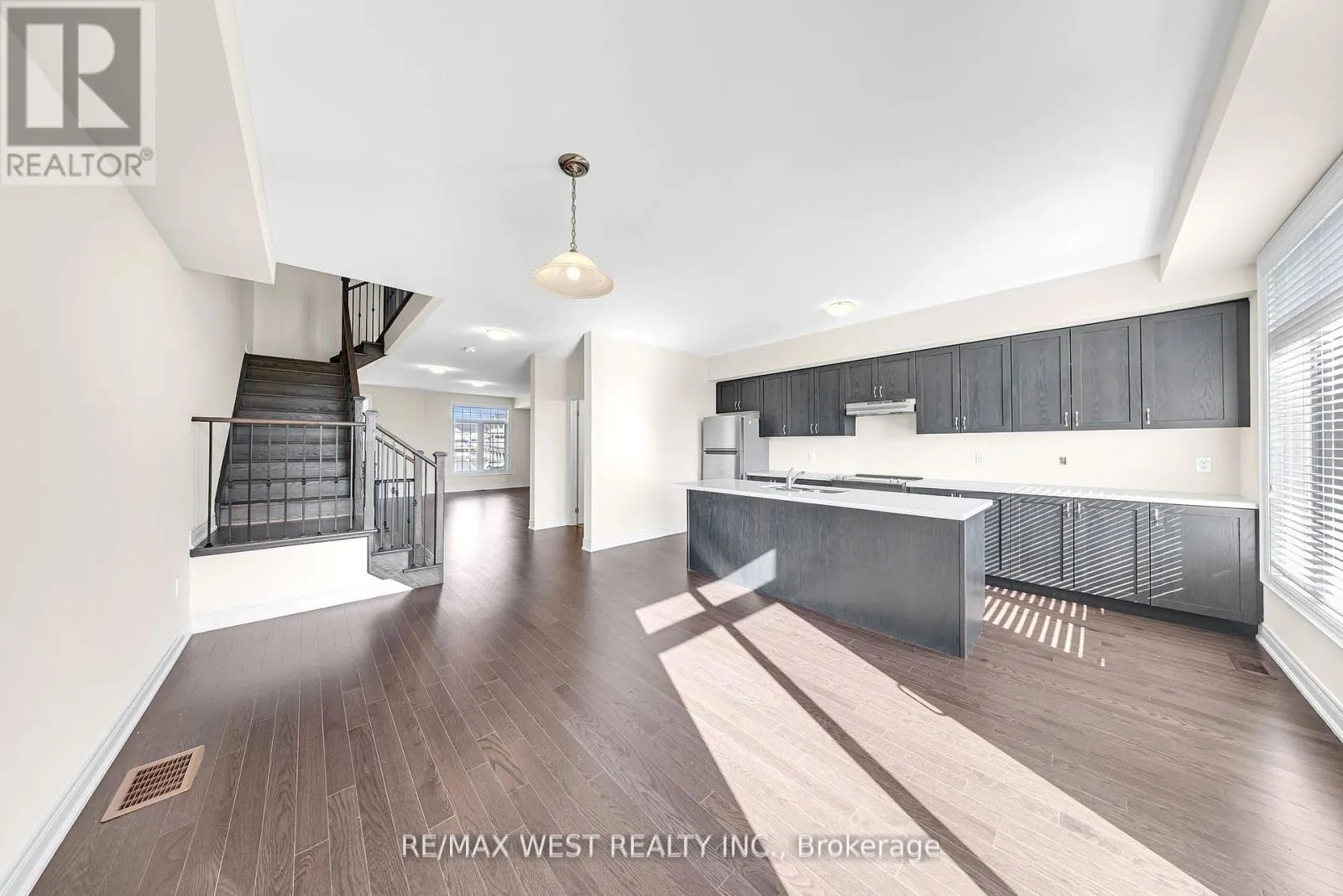 8 ANDRESS WAY