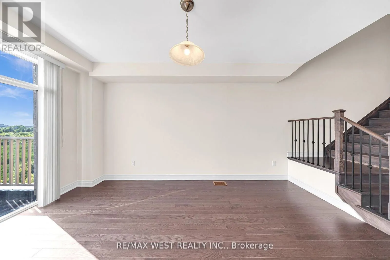8 ANDRESS WAY