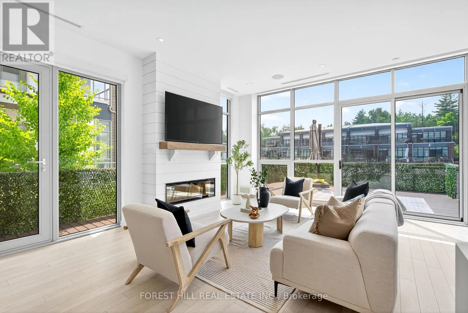 3756 FERRETTI COURT