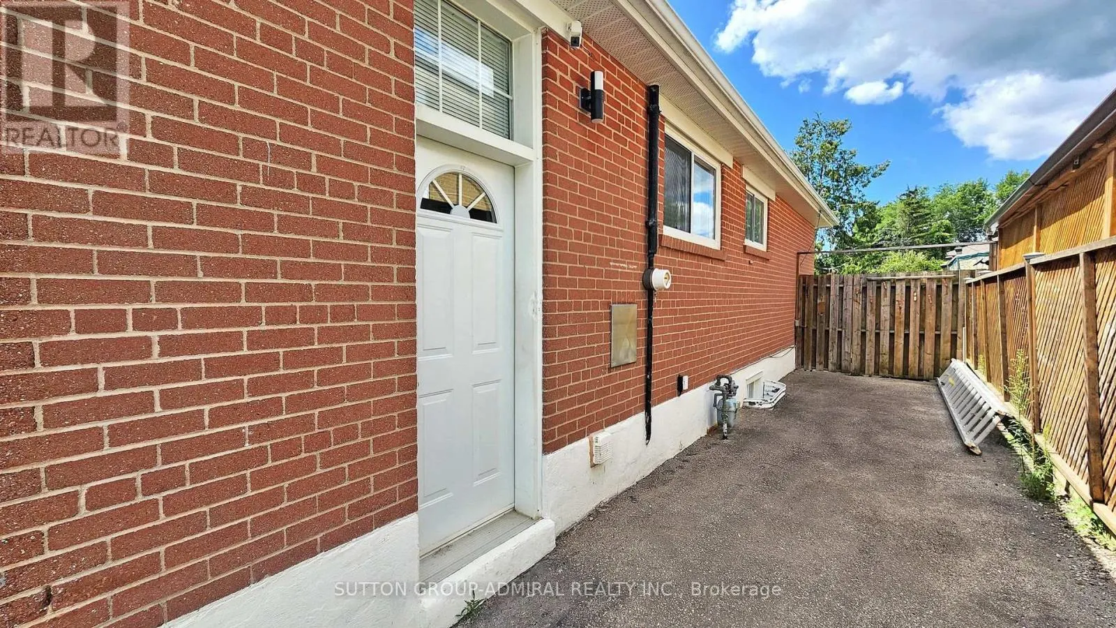 26 DAVIS ROAD