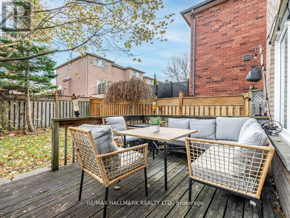 566 WALPOLE CRESCENT