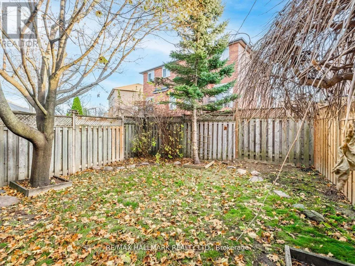 566 WALPOLE CRESCENT